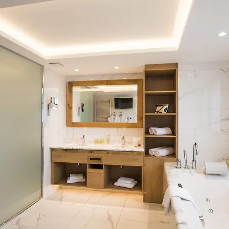 Hostellerie Des Chateaux & Spa-3