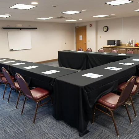 Holiday Inn Express Hotel & Suites Chanhassen By Ihg-2