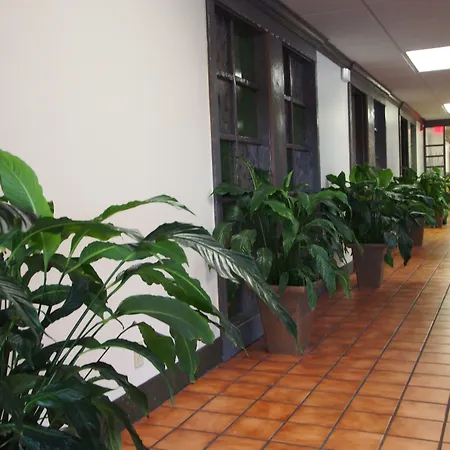 Travelodge By Wyndham Coffeyville-3