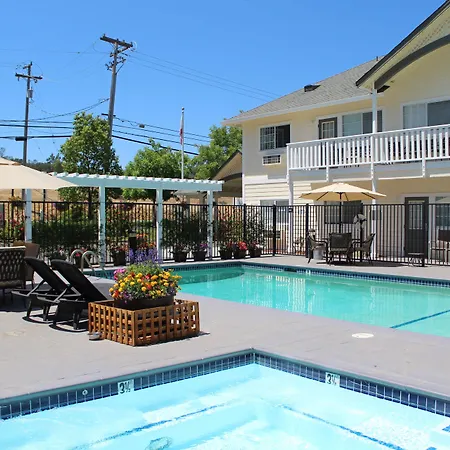 Geyserville Inn-2