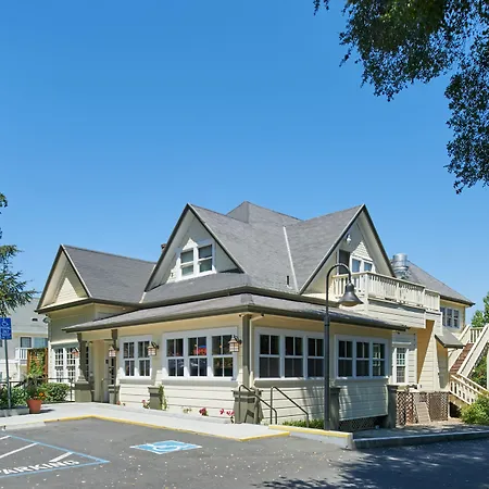 Geyserville Inn-3