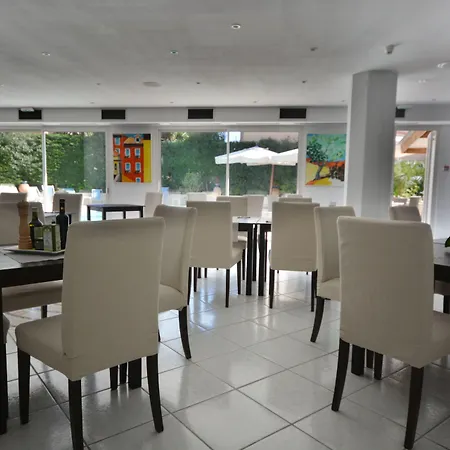 Hotel Restaurant De La Mer-3
