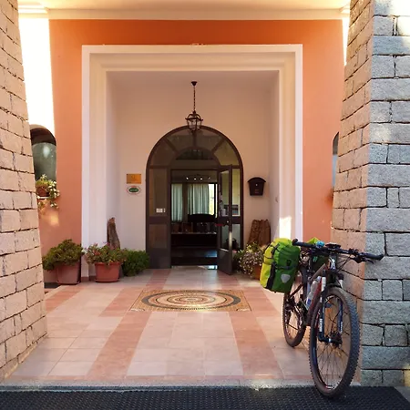 Pausania Inn-2