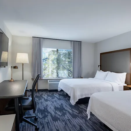Fairfield Inn & Suites By Marriott Kelowna-3