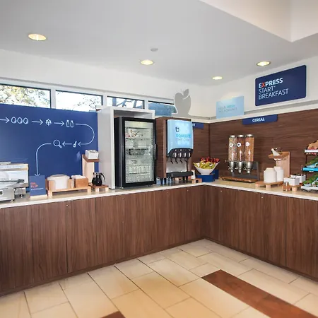 Holiday Inn Express Hotel & Suites Charleston - North By Ihg-2