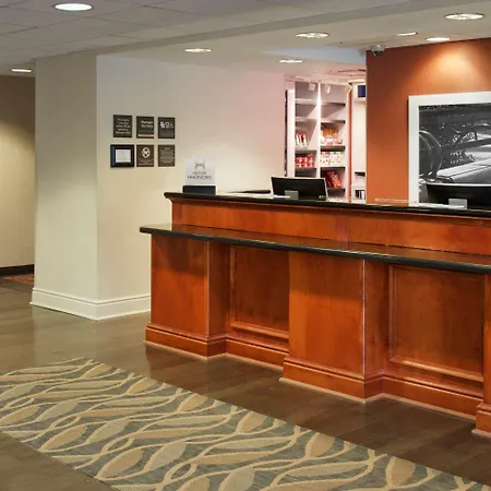Hampton Inn & Suites Pittsburgh-Meadow Lands-3