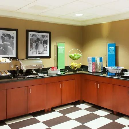 Hampton Inn & Suites Pittsburgh-Meadow Lands-2