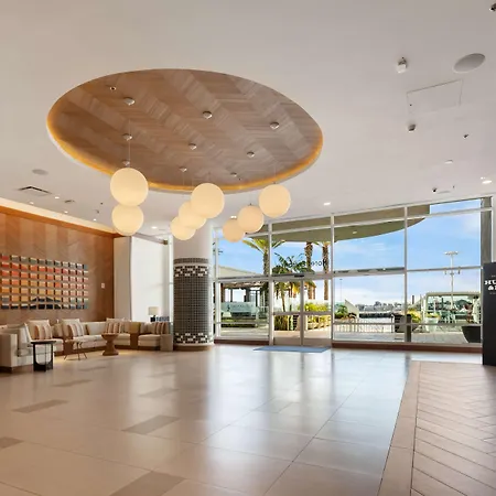 Hilton San Diego Bayfront-2