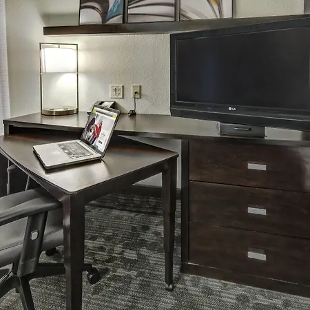 Courtyard By Marriott Midland-3