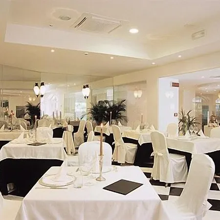 M Glamour Hotel-3