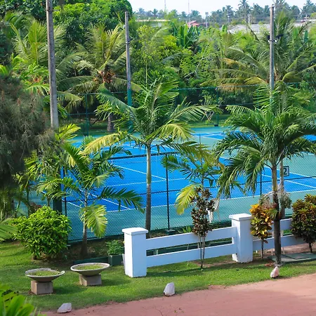 Pegasus Reef - A Beach Resort In Colombo-2