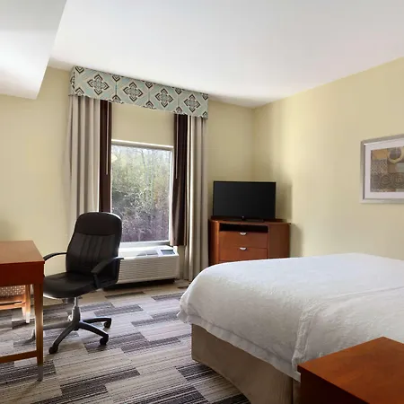 Hampton Inn & Suites Birmingham Airport Area-3