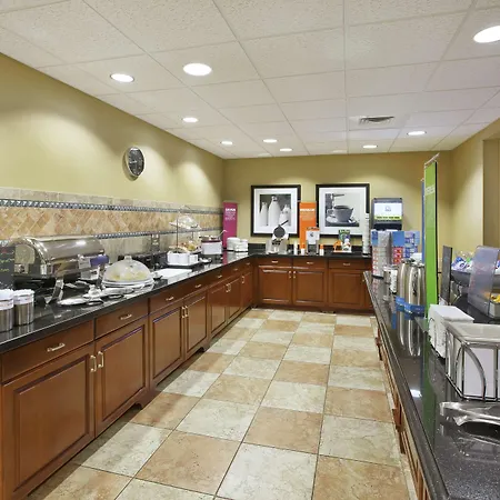 Hampton Inn & Suites Wichita-Northeast-3