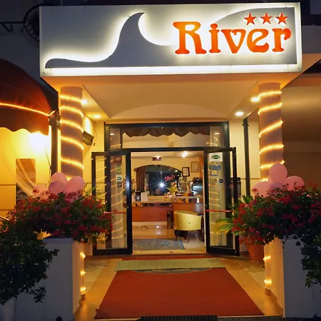 Hotel River fronte mare con piscina-2