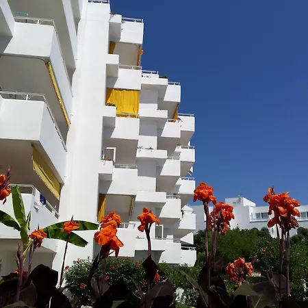 Hamilton Court-2
