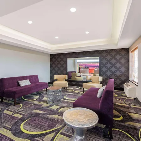 La Quinta By Wyndham Bridge City-Orange-3