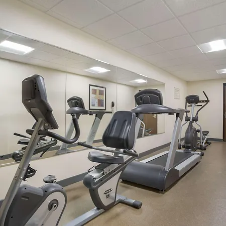 Best Western Plus Flowood Inn & Suites-3