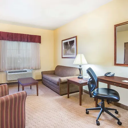 Days Inn By Wyndham Ellis-2