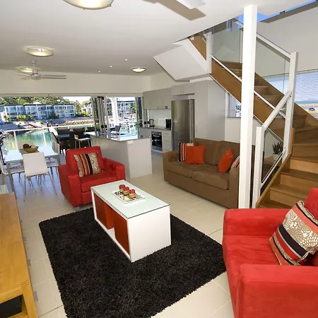 Beachside Magnetic Harbour Apartments-2