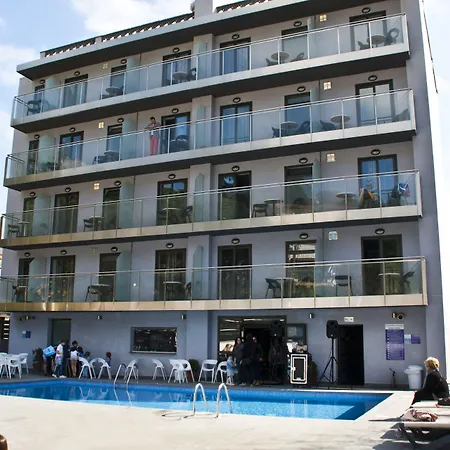Summer Hotel-3