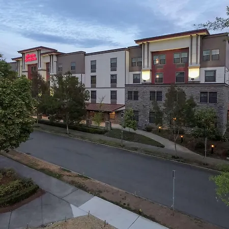Hampton Inn & Suites Dupont-3