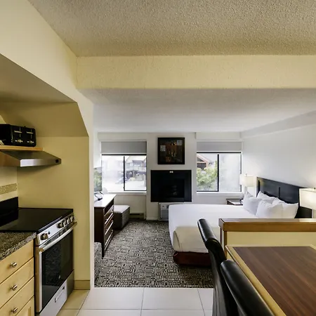 Mountain Side Hotel Whistler By Executive-3