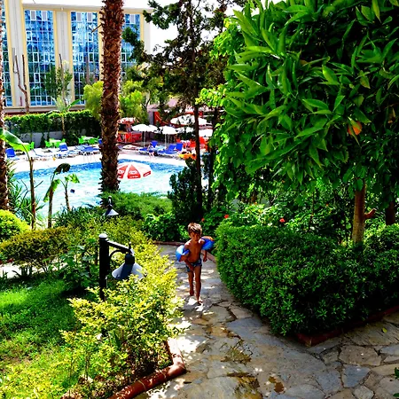Ark Apart And Suite Hotel-2