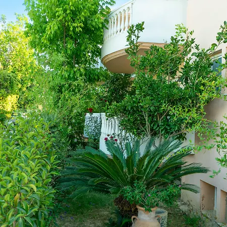 Golden Rose Suites-3