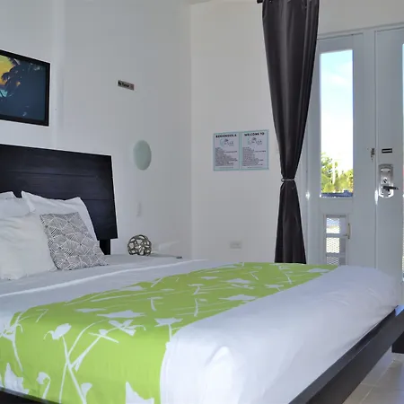 Casa Verde Hotel - Steps To The Beach, Pool, Restaurant & Bar-3