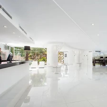 Fergus Style Cala Blanca Suites-2