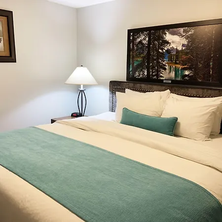 Tonquin Inn-3