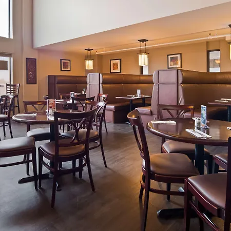 Best Western Pembroke Inn & Conference Centre-2