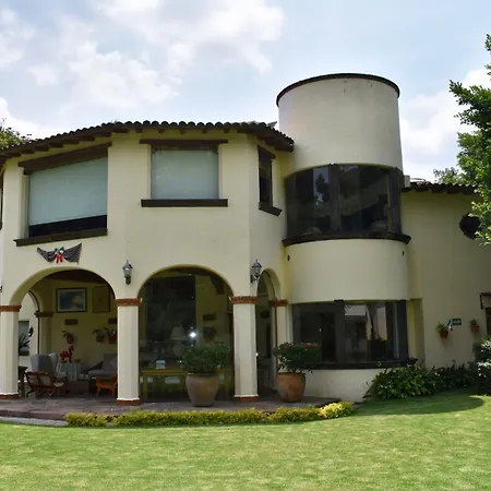 Casa Bugambilia, Un Pequeño Hotel en Tepoztlán-2