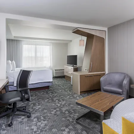 Courtyard By Marriott Bismarck North-2