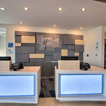 Holiday Inn Express & Suites Fond Du Lac By Ihg-3