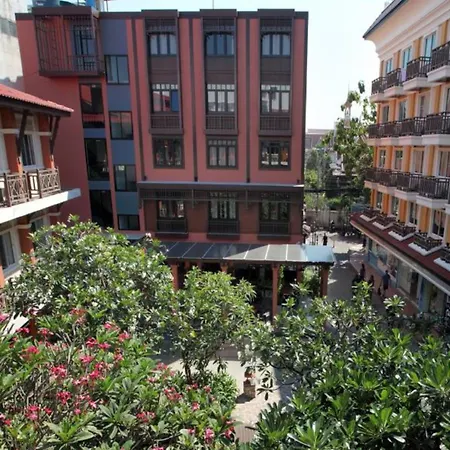 Rambuttri Village Plaza-2