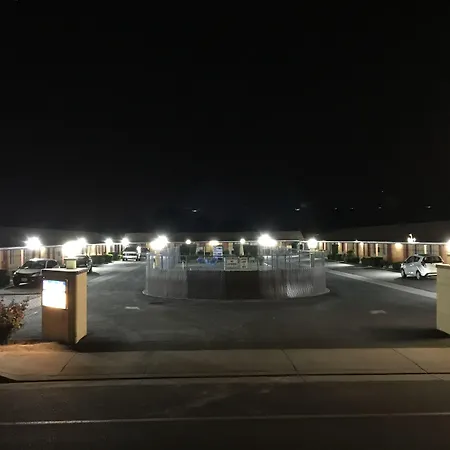 Hacienda Motel-3