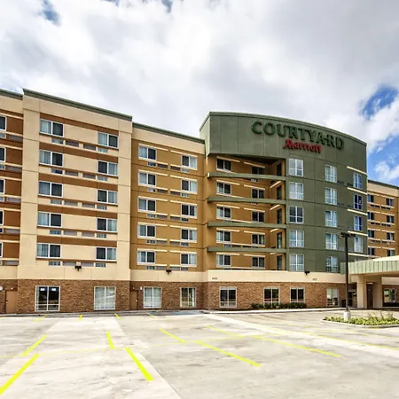 Courtyard By Marriott Westbury Long Island-2