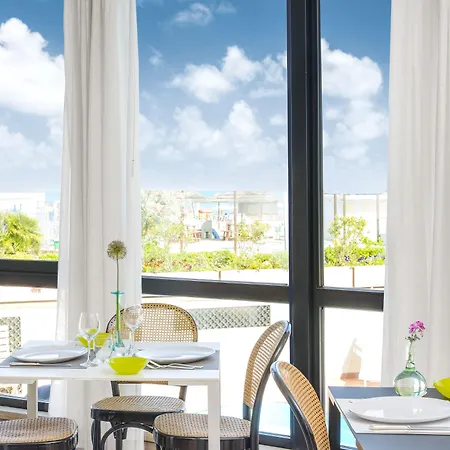Hotel Torremaura Fronte Mare Con Beach Club-3