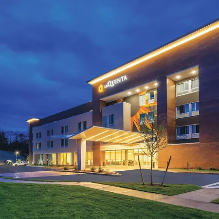 La Quinta Inn & Suites By Wyndham Clifton Park Saratoga Area 1749 Route 9-3