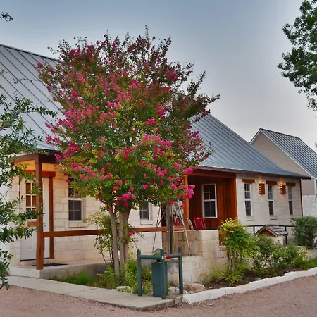 Gruene Cottages-3