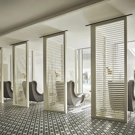 Four Seasons Hotel At The Surf Club-3