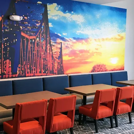 Gundersen Hotel & Suites-2