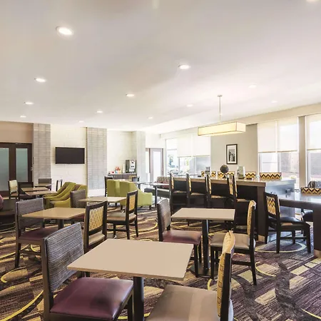La Quinta By Wyndham Memphis Downtown-2