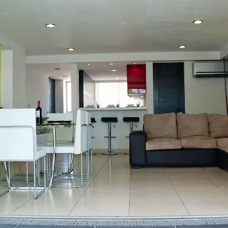 Ramada By Wyndham Acapulco Hotel & Suites-3
