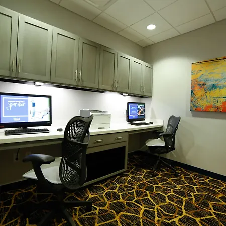 Hampton Inn & Suites Forest City-3