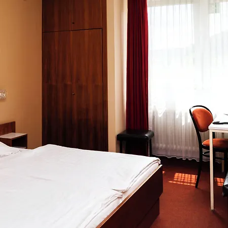 Hotel Meran Hallenbad&Sauna-2