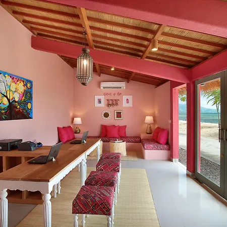 Pinkcoco Gili Air - Constant Surprises & For Cool Adults Only-2