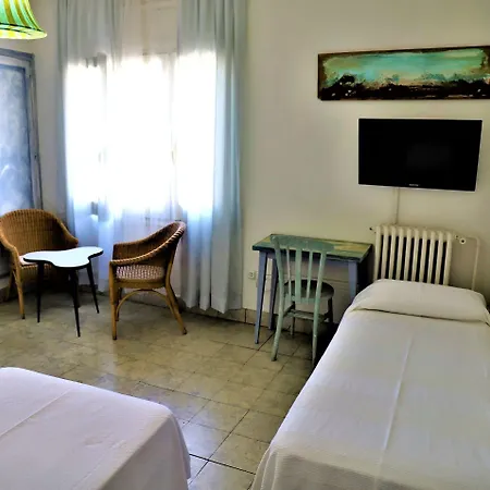 Hostal Montsoliu-3