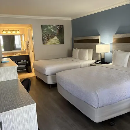 Surestay Innsuites Phoenix Hotel & Suites By Best Western-2